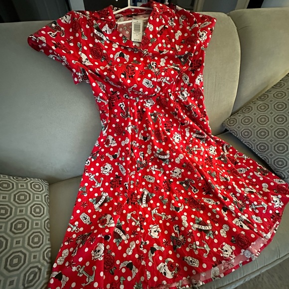 Red skull retro dress, size 14 never been worn, smoke and pet free home. - Picture 6 of 6